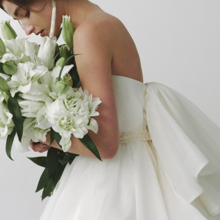 会場の雰囲気やお客様のニーズを知り尽くしたスタッフがプロデュースするFIVESTAR WEDDINGオリジナルドレス