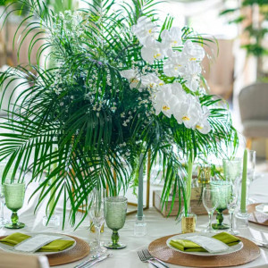 リゾート気分満点の会場コーディネート。明るい陽射しに映える|LEBAPIREO（レガピオーレ）の写真(55823202)