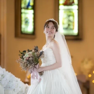 光に包まれて、笑顔がふわりと咲く瞬間