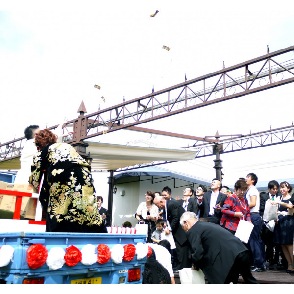 結婚式はお祭り お菓子まき お神輿サプライズ ゲストハウス モントレゾール ウエディングパーク