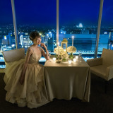 ライトアップされた姫路城の夜景を一望できるバーラウンジ「夜間飛行」。気軽にご利用いただける空間です。
最上階の夜景とともにお愉しみください。