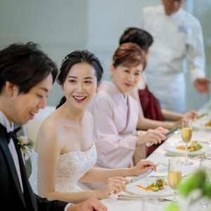 花嫁様もお食事を楽しめる和やかなパーティー|ホテル日航姫路の写真(33080696)