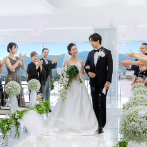 たくさんのゲストに見守られる結婚式|ホテル日航姫路の写真(33079906)