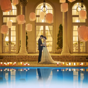 映画のようなロマンティックなナイトガーデン。ランタンを浮かべればより幻想的な雰囲気に。|アーククラブ迎賓館(郡山)の写真(39092985)