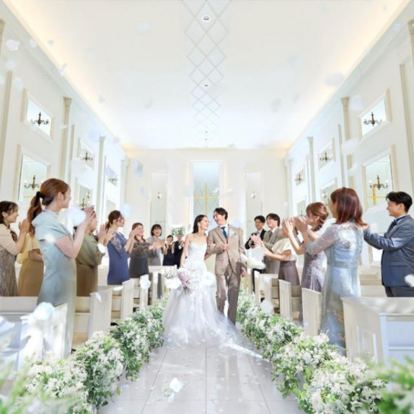 大切な方々からの心からの「おめでとう」をより近くで感じられる挙式会場