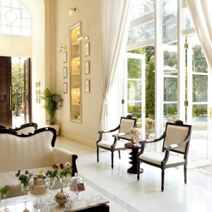 全館貸切だから、控室やロビーも自由に使える|アーカンジェル迎賓館(仙台)/テイクアンドギヴ・ニーズウェディングの写真(54739224)