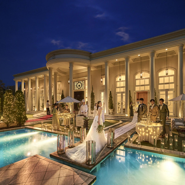 仕事が帰りのゲストも参加できるためカジュアルナイトウェディングにも！