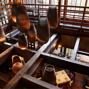 波打ガラス。釘を1本も使わない建築。歴史を感じることができる空間が広がる。|THE SODOH HIGASHIYAMA KYOTO（ザ ソウドウ 東山 京都）の写真(805155)