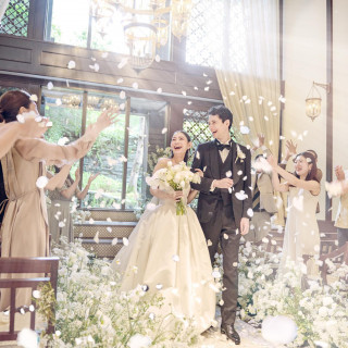 最旬ドレスをまとってバージンロードを歩く花嫁姿は、ゲストの記憶に深く刻まれるはず