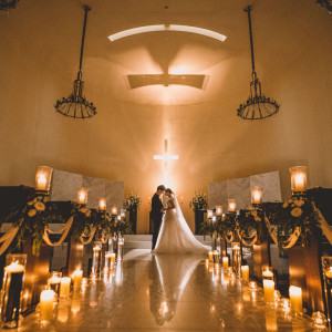 キャンドルの灯りと自然光、アーチ状の温かい空間で大切なゲストと心が繋がる結婚式を|北山ル・アンジェ教会の写真(55435505)