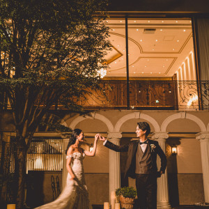 敷地内に足を進めると教会～ガーデン～パーティ会場等を一挙貸切にできる居心地の良いプライベート空間が広がる。|北山ル・アンジェ教会の写真(55435627)