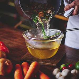 地産地消をモットーに1つずつの工程を丁寧に調理する|北山ル・アンジェ教会の写真(55435705)