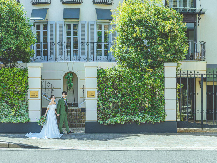 【駅徒歩10秒の好立地】静粛な街に佇む独立型チャペル