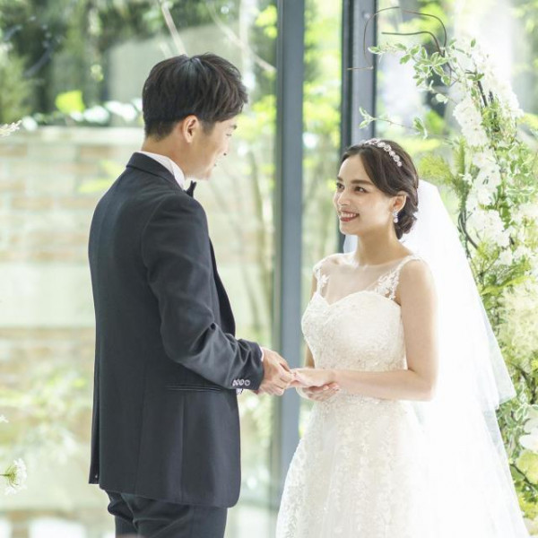 【2名~フォト婚】2名16万5000円◆3面ガラス張りで自然光あふれる森のチャペルフォトプラン