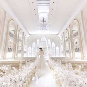 バージンロードフラワーなど装飾変更も自由に！|アーククラブ迎賓館（広島）/テイクアンドギヴ・ニーズウェディングの写真(55293985)