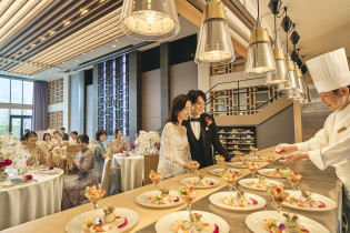 料理はキッチンから最短でお届け|ウエディングパルコ アルジェントの写真(55335701)