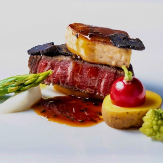 前日OK【最大150万優待】4万gift*滝の邸宅&ガーデン