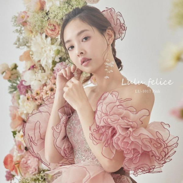 新作ドレスコレクション発表