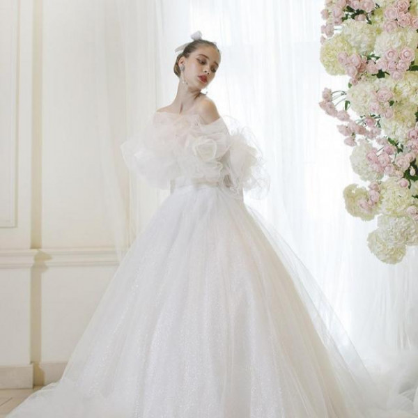 豊富なウエディングドレス