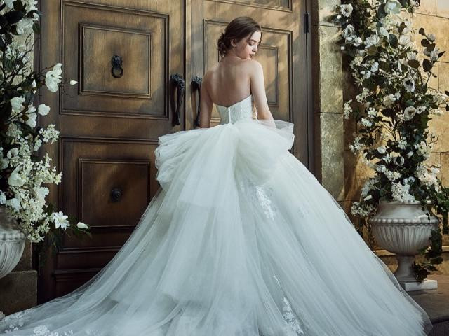 新作ドレスコレクション発表