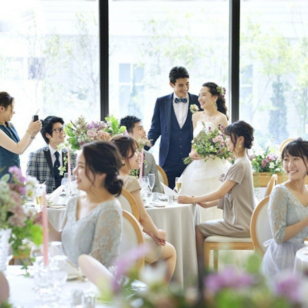 【メゾンドF】好きな花やアイテムに囲まれるパーティー会場は、おふたりだけの特別な空間