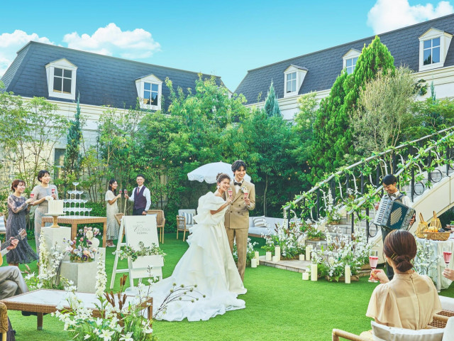 広大な敷地に用意された、異なる2つの邸宅！