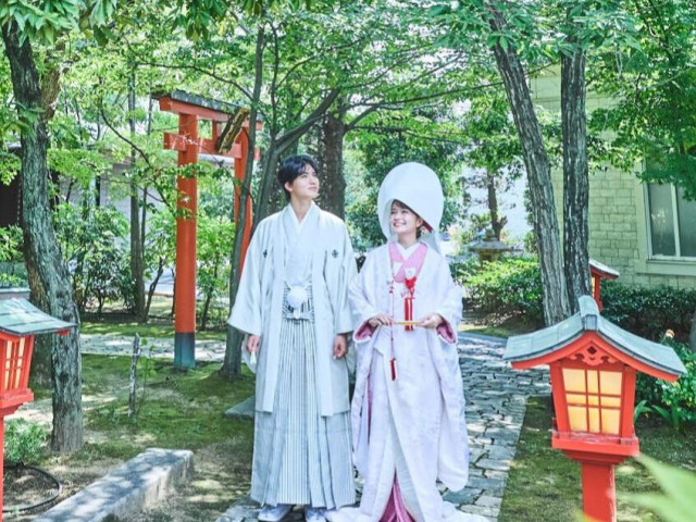 広大な敷地に用意された、異なる2つの邸宅！