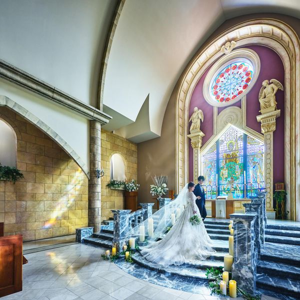 【聖パウロ大聖堂】壮麗なステンドグラスが輝く伝統的な大聖堂|グランラセーレの森の写真(55944731)