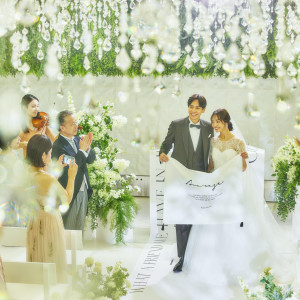 大切なゲストからの祝福を受けて幸せが溢れる瞬間|ザ・ロイヤルダイナスティ大宮（THE ROYAL DYNASTY OMIYA）の写真(56656461)