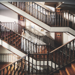 ザ・ロイヤルダイナスティのシンボル、クラシカルな大階段は記憶にも記録にも美しく残ります|ザ・ロイヤルダイナスティ大宮(THE ROYAL DYNASTY OMIYA)の写真(55426863)