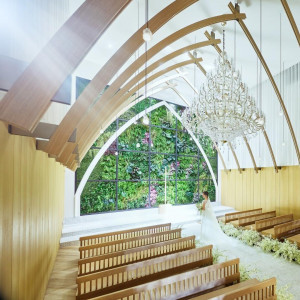 煌めくシャンデリアも印象的なチャペル|ザ・ロイヤルダイナスティ大宮(THE ROYAL DYNASTY OMIYA)の写真(58164518)