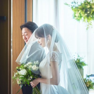 バージンロードを1歩ずつ歩くごとに想い出がよみがえる|ザ・ロイヤルダイナスティ大宮（THE ROYAL DYNASTY OMIYA）の写真(55426176)