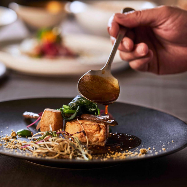 奈良を五感で感じるお料理でおもてなしを・・