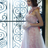 Dress The LoveL【LUSTRE】素材の良さを活かし、女性本来の美しさを際立たせてくれるシンプルモダンなデザイン