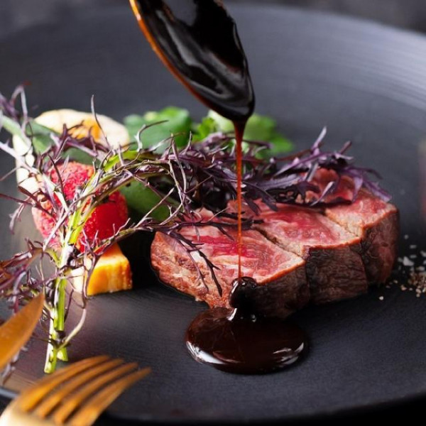 柔らかな光が降り注ぐ大聖堂