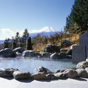 露天風呂付き大浴場でゆっくりと|ホテル マウント富士の写真(453027)