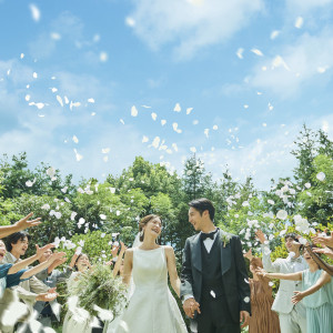 2100坪の広大なガーデンは圧倒的なスケールで結婚式を行えます|アーククラブ迎賓館（新潟）/テイクアンドギヴ・ニーズウェディングの写真(54727980)