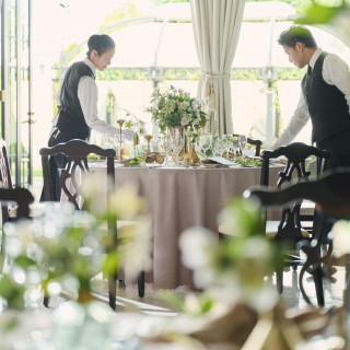 結婚式の細部まで知り尽くしているサービススタッフがスムーズな進行を心がけます