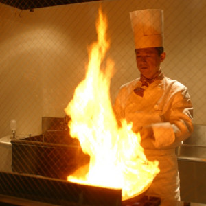バンケットはオープンキッチンなので出来立ての熱々料理でおもてなし|コルティーレ茅ヶ崎の写真(351007)