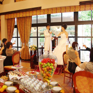 会場レイアウトやお料理の内容もご希望に合わせてご用意！1.5次会で畏まらずカジュアルなパーティーも行えます！|コルティーレ茅ヶ崎の写真(53690185)