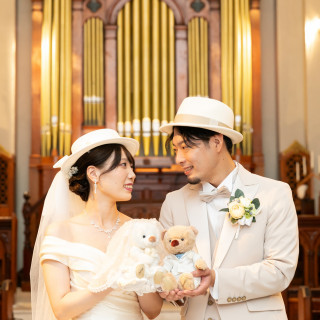 フォトウェディングには可愛らしいアイテムが大活躍！帽子スタイルも魅力的です✧