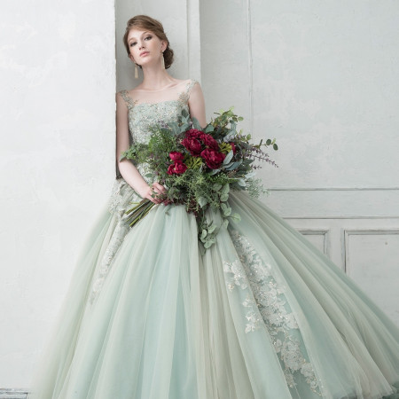 Aラインやプリンセスライン、マーメイドラインなど、新婦様にピッタリなドレスをご提案♪