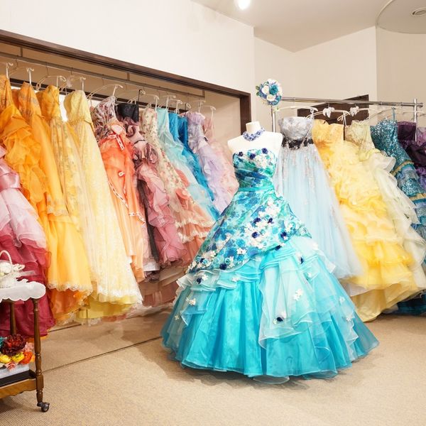 シーズン毎に最新ドレスを入荷しております!
毎年開催されるドレスコンテストでは、あなたの投票でお気に入りの一着が手に入るかも?!|コルティーレ茅ヶ崎の写真(945766)