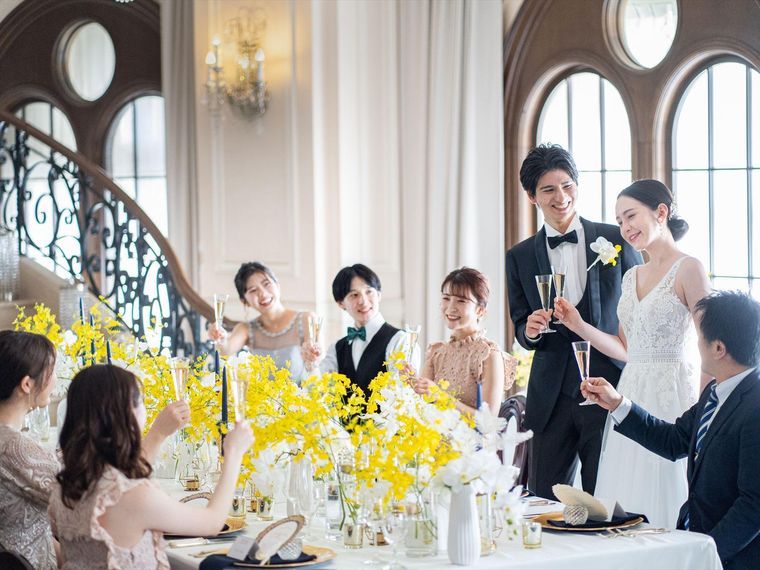 大切なご家族や仲の良いご友人を招いてアットホームな結婚式