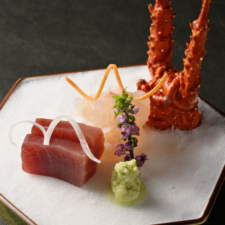 料理は税込み33,000円、22,000円、16,500円の3コースをご用意