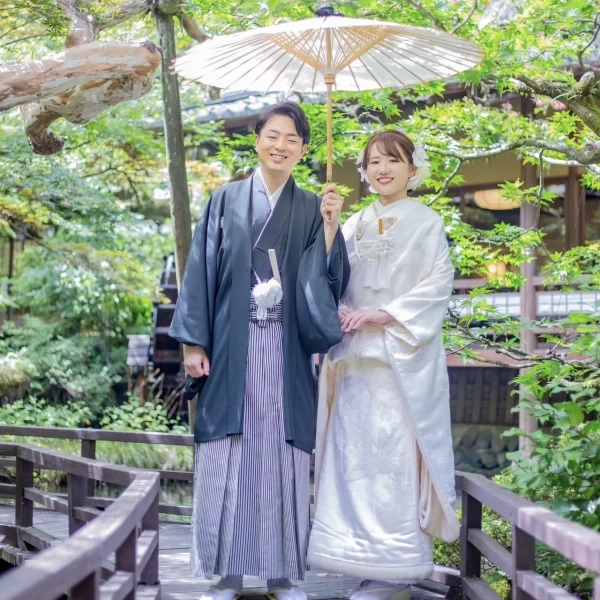 様々な撮影アイテムを使用しおふたりの自然体なお写真を撮影いたします。