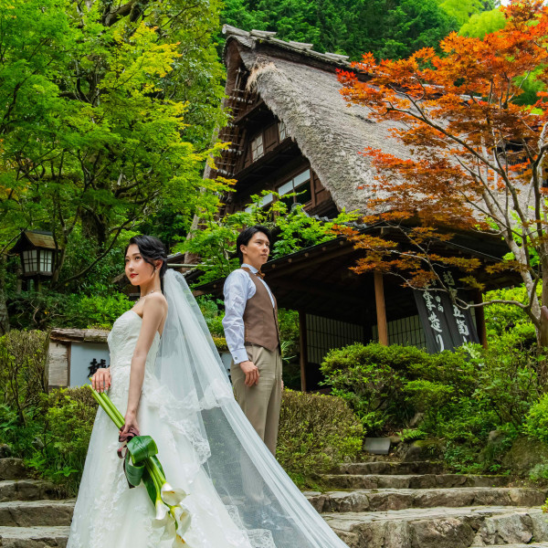 うかい鳥山シンボルの合掌造りで特別なお写真を撮影いただけます
