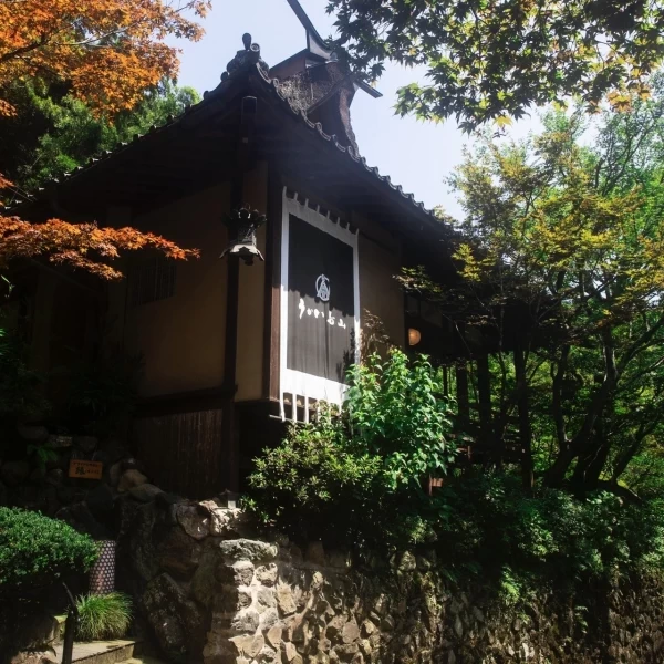 壮大なうかい鳥山の自然に包まれたご披露宴会場でご結婚式を挙げませんか