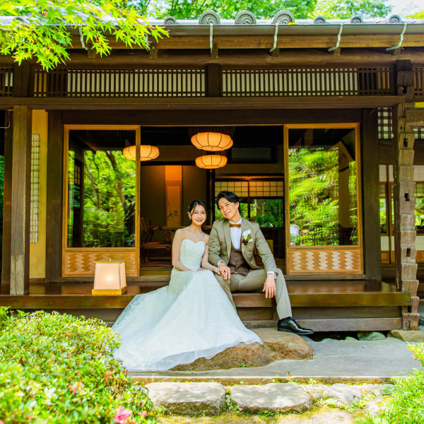 日本の情緒溢れるうかい鳥山の美しい庭園でおふたりの思い出をお写真にお残します
