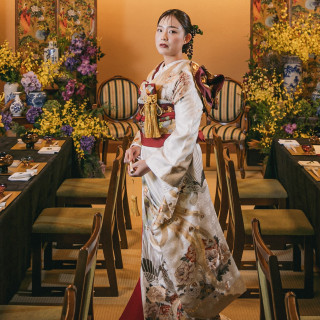 江戸時代からの歴史的な婚礼衣裳の「引振袖」は花嫁だけに許された最高礼装。